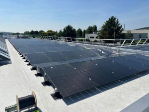 Réhabilitation de toiture avec centrale solaire.